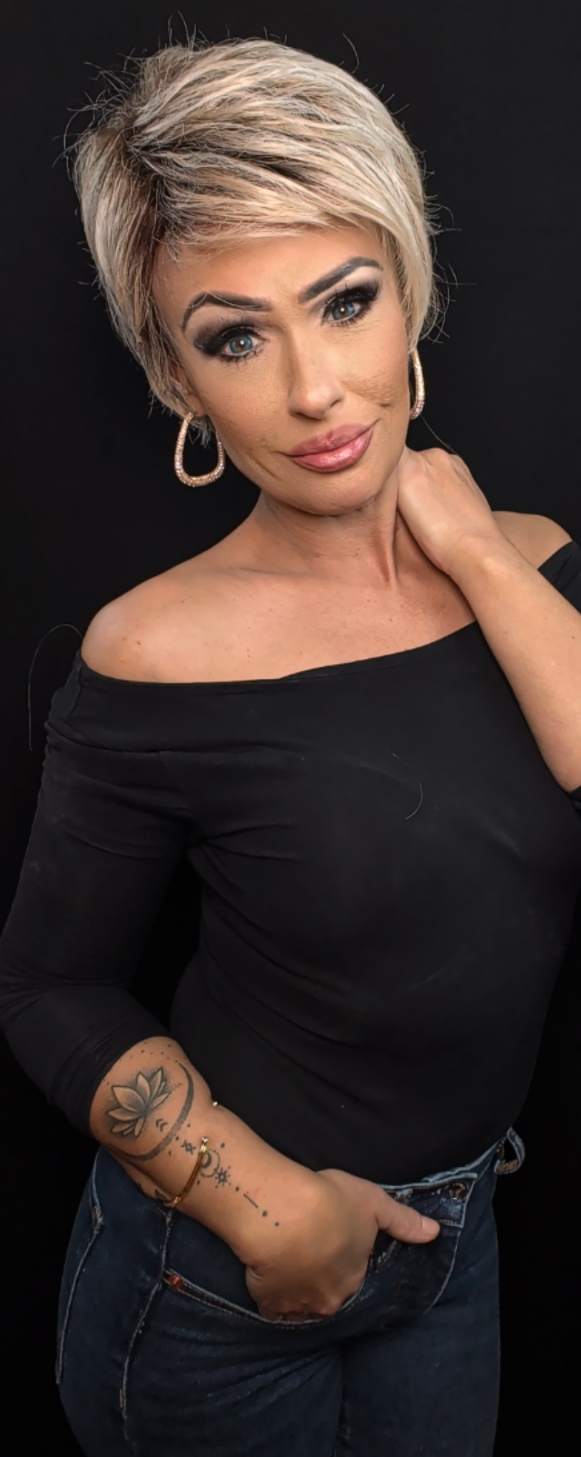 Luca | White Rose Blonde-R | Rene of Paris